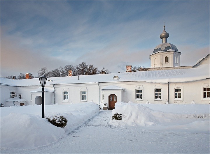 Монастырский дворик