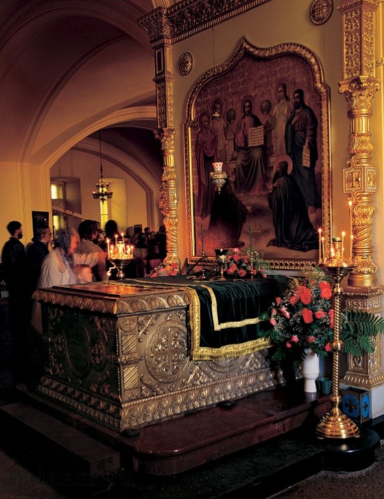 Рака над мощами Преподобных Сергия и Германа Валаамских. 2001 г.