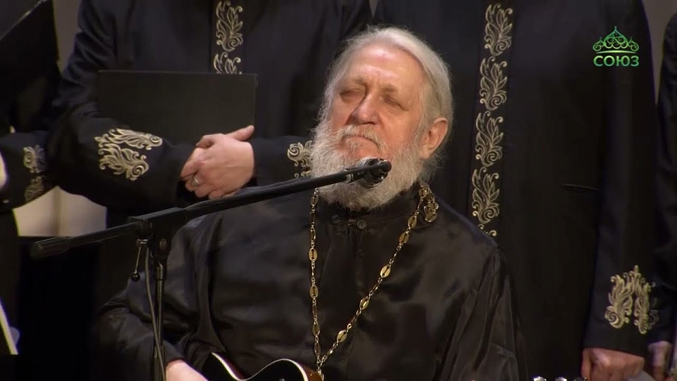 В Санкт-Петербурге от избытка сердец запели духовные чада архимандрита Мефодия.