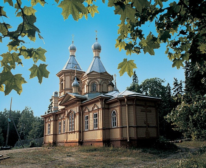 Церковь во имя Успения Богородицы. 1993 г.