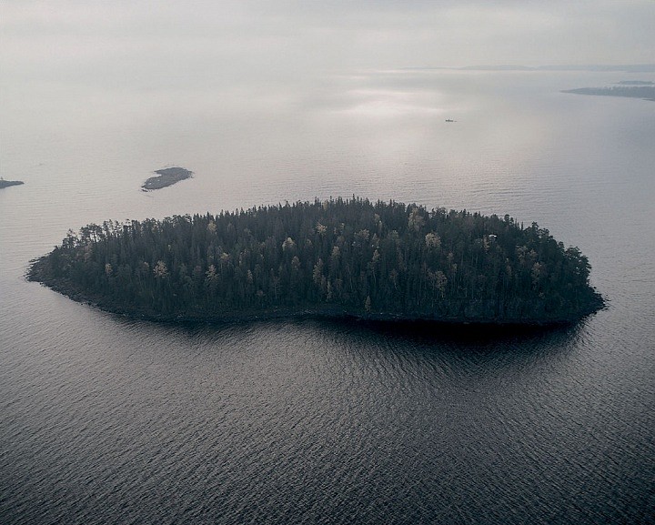 Остров Святой. 2000 г.