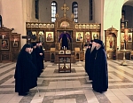 Монах Вассиан первый слева. 1-я седмица Великого поста, 2020 г.