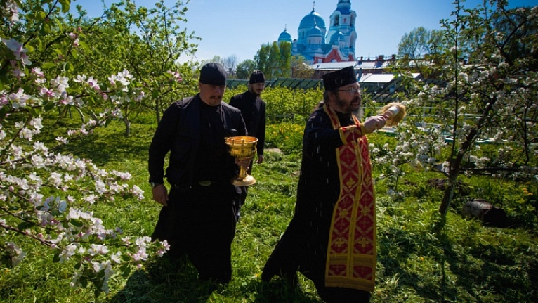 Трудами братии: "Освящение садов Валаама"