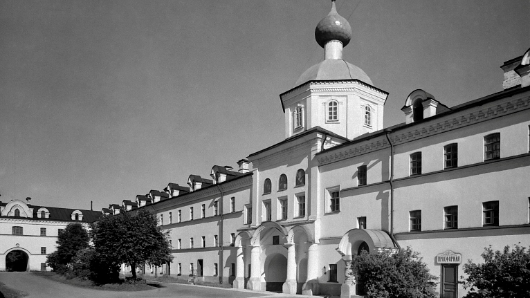 Трудами братии Валаамского монастыря: "Обновлённый храм над Святыми вратами"