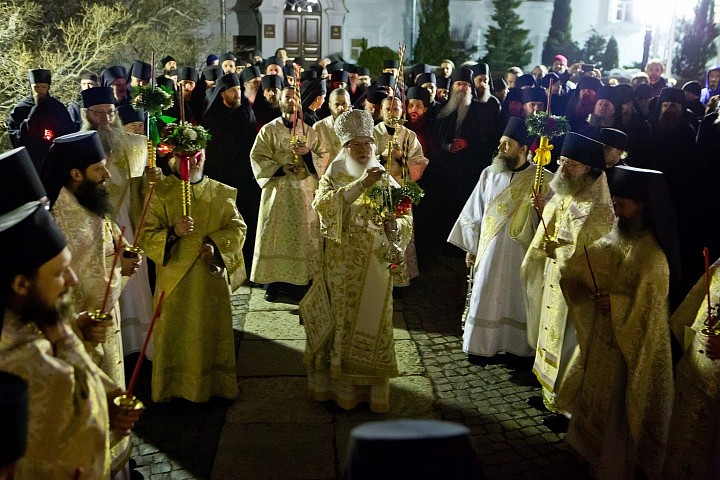 Христос воскресе, братия!