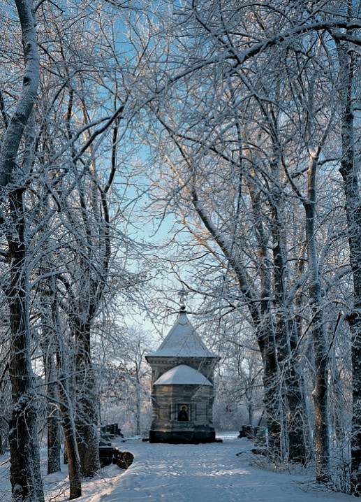 Знаменская (Царская) часовня в зимний день. 2003 г.