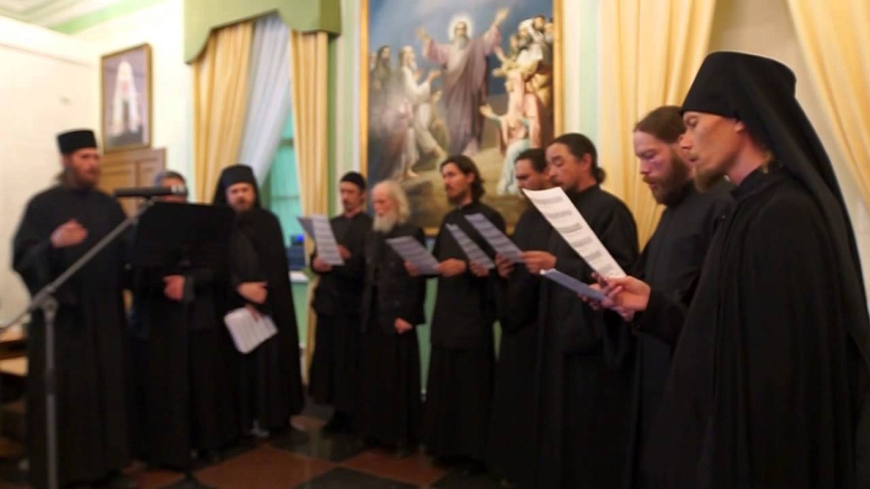 Братские песнопения в трапезной (праздник Всех святых на Валааме просиявших)