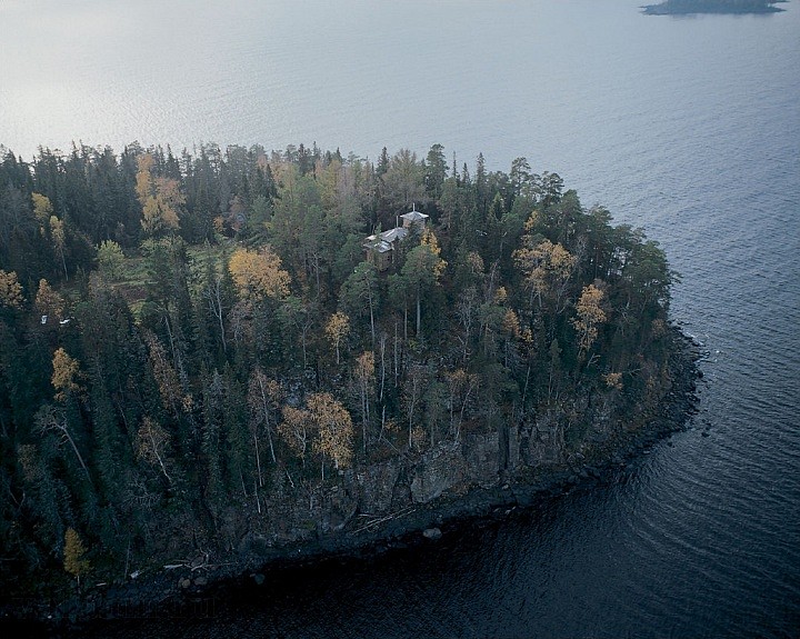 Скит на вершине Святого острова. 2000 г.