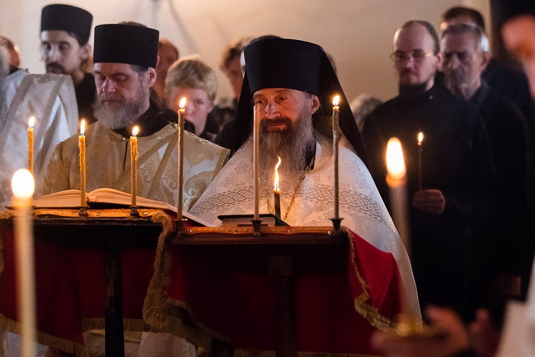 Стопы моя направи по словеси Твоему, и да не обладает мною всякое беззаконие. Во Царствии Твоем, Господи, помяни раба Твоего.
