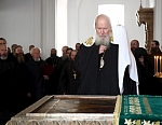 У раки преподобных Сергия и Германа, 2008 г., последнее посещение Патриархом Валаама