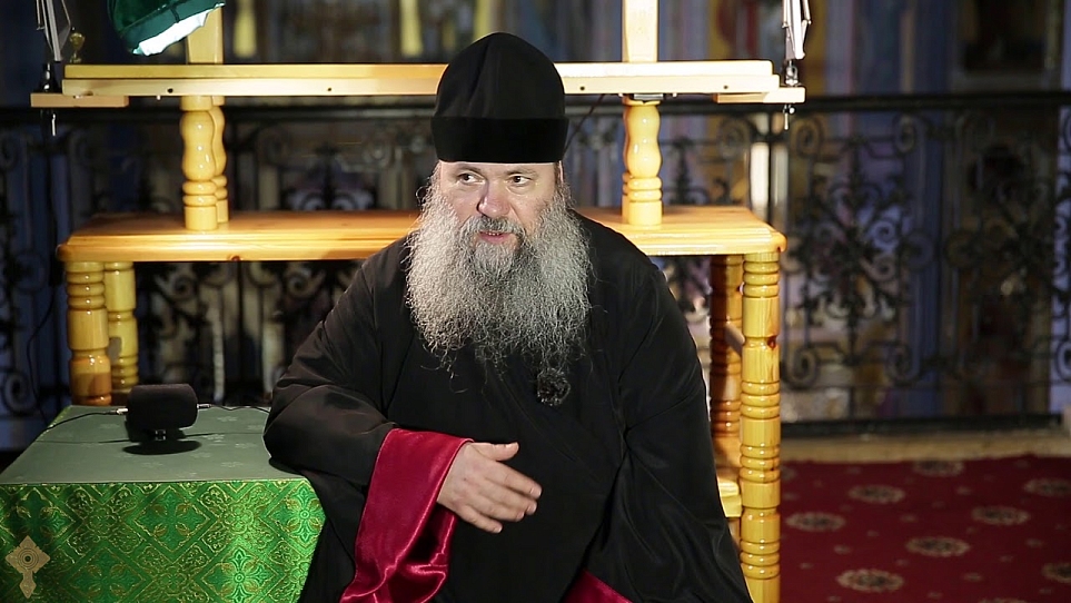 200 человек приходило каждый месяц