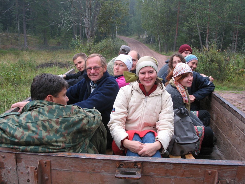 «Прокати нас, Георгий, на тракторе». Фото монаха Георгия. Осень 2006 года