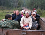 «Прокати нас, Георгий, на тракторе». Фото монаха Георгия. Осень 2006 года
