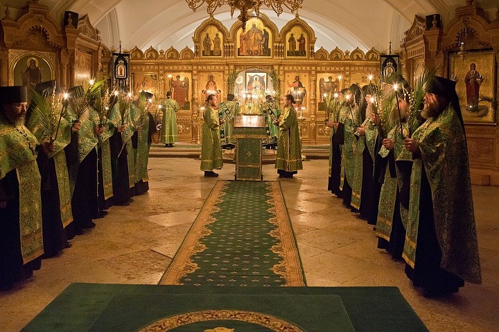 Господь посылает учеников за осленком и при этом говорит: «И если кто скажет вам: что вы это делаете? — Отвечайте, что он надобен Господу» (Мк. 11:3). 