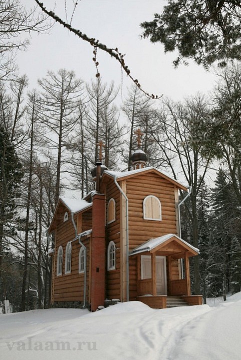 Храм Коневского скита, зима.