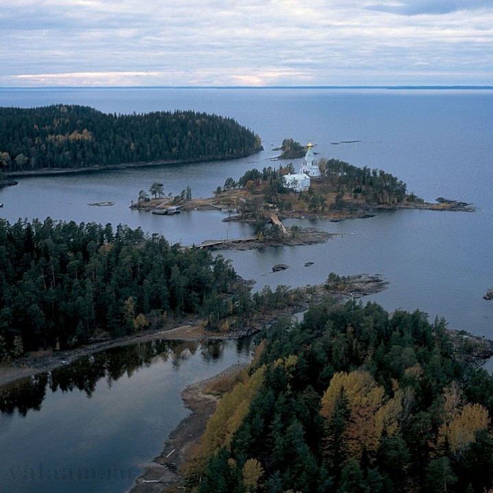 Крестовый остров. Вид на Ладожское озеро. 2002 г.