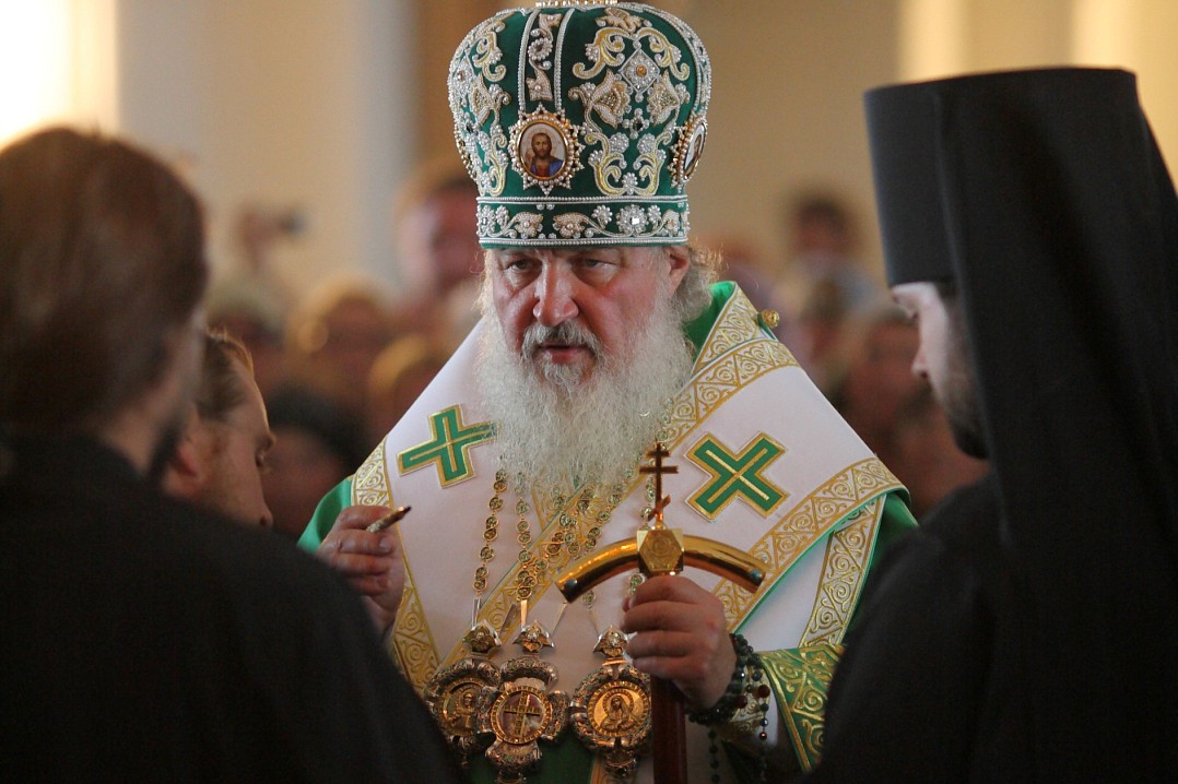 Великое счастье и милость Господа ко всем нам, что после десятилетий разорения мы можем прийти сюда, на святой остров, приложиться к мощам преподобных отцев наших, вознести молитву, почувствовать силу благодати Божией, которая почивает на этом святом мест