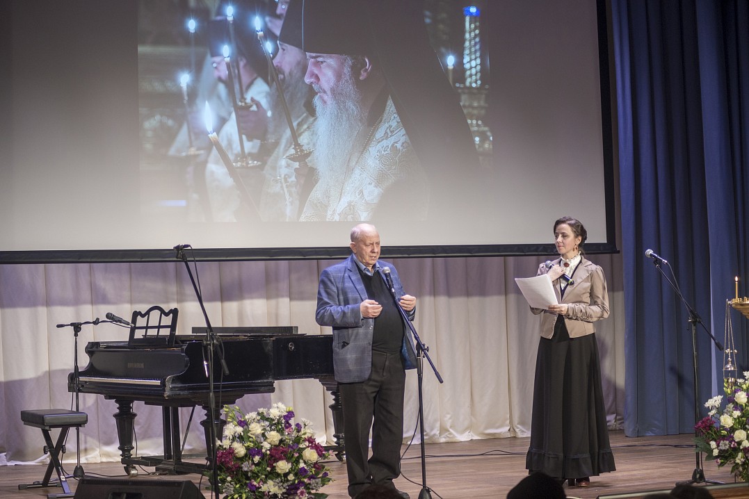 Рассказывает Олег Петрович Мухин. Фото Игоря Сазеева