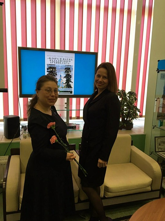 Ведущая Ольга Е. и соавтор статьи Рената Г.