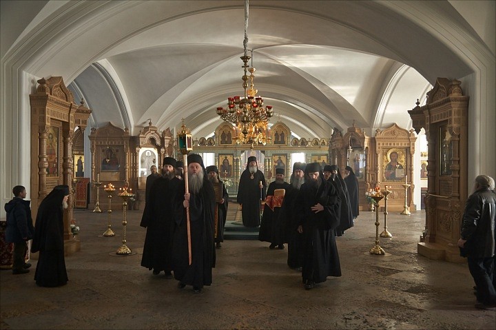 Шествие с Артосом, по завершении Литургии