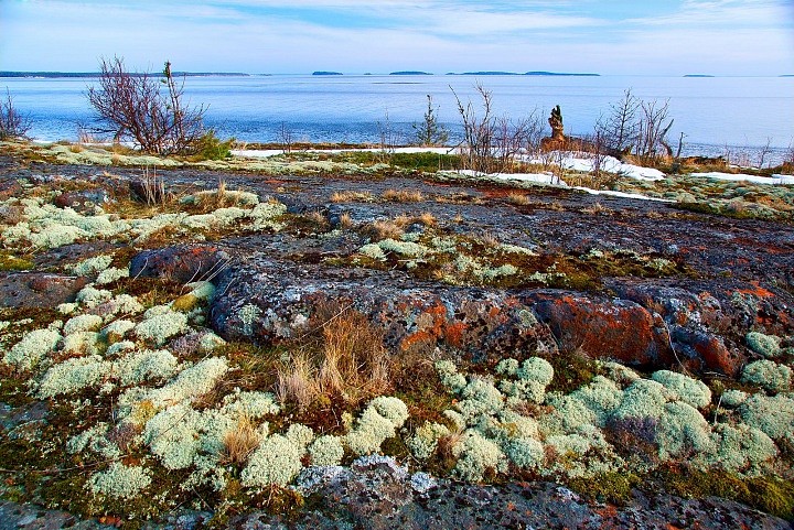 На островах