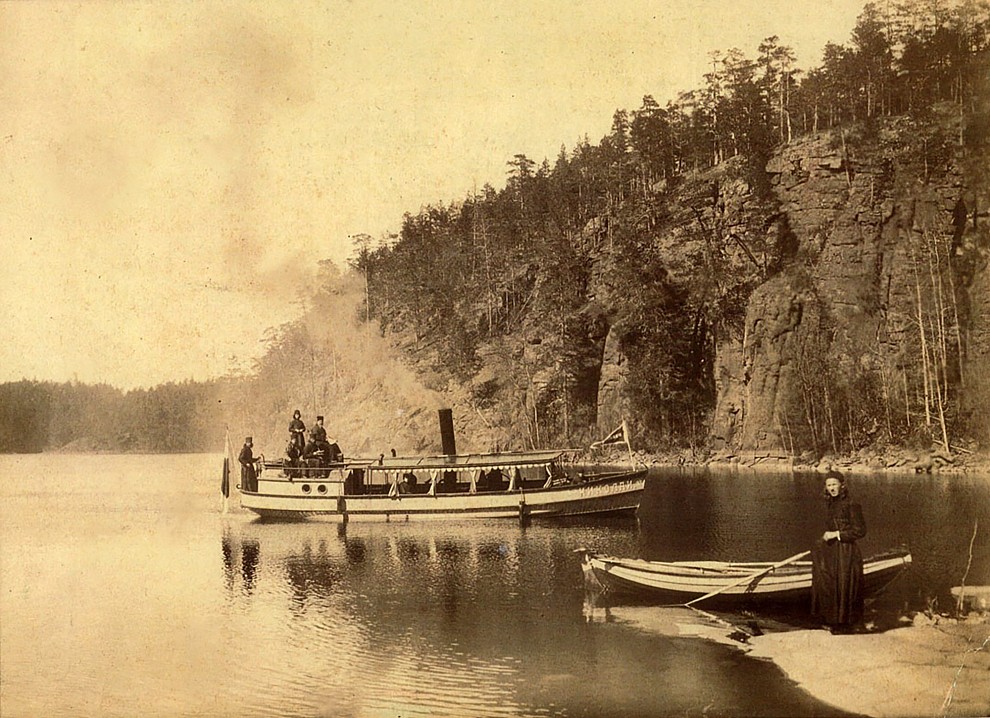 Монастырское судно на Валааме