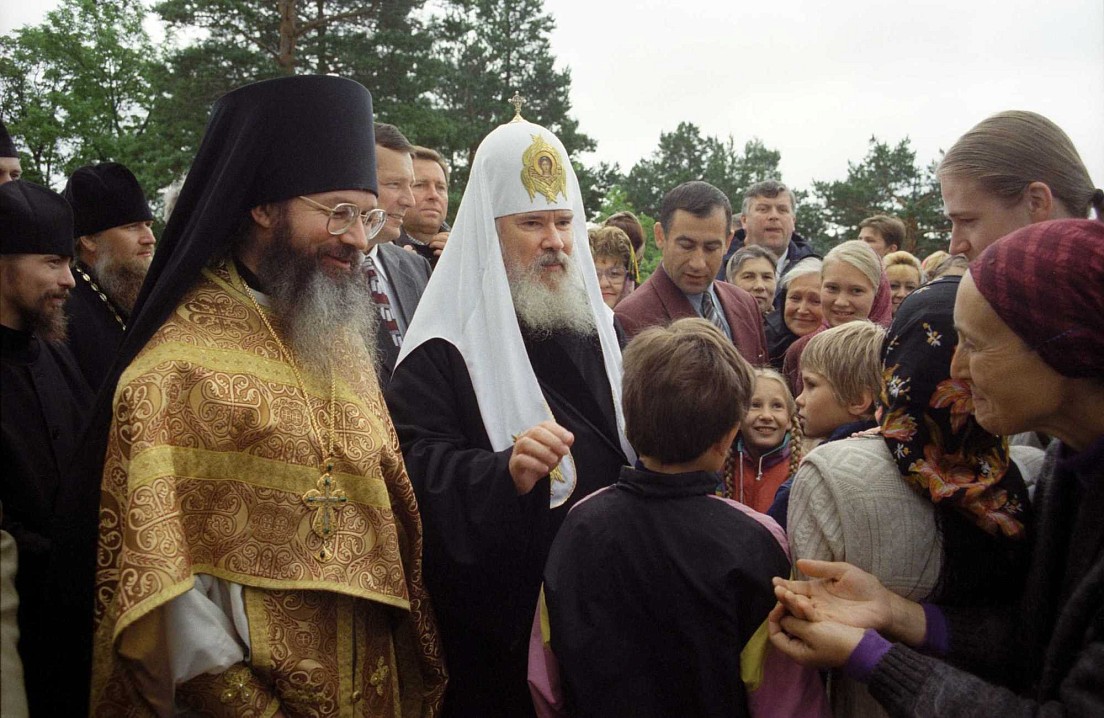 Не нашими усилиями, слабыми и человеческими, возрождается монашеская и церковная жизнь. Это мы исповедуем, говоря: 