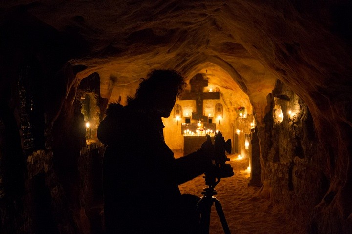 «В сердце должен быть Бог да душа, и там монастырь» – такое изречение Феофана Затворника предваряет фотоальбом «Обители русской души».