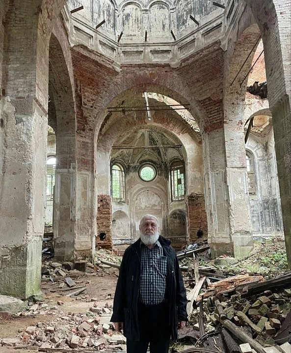 Разрушенный храм в Старополье