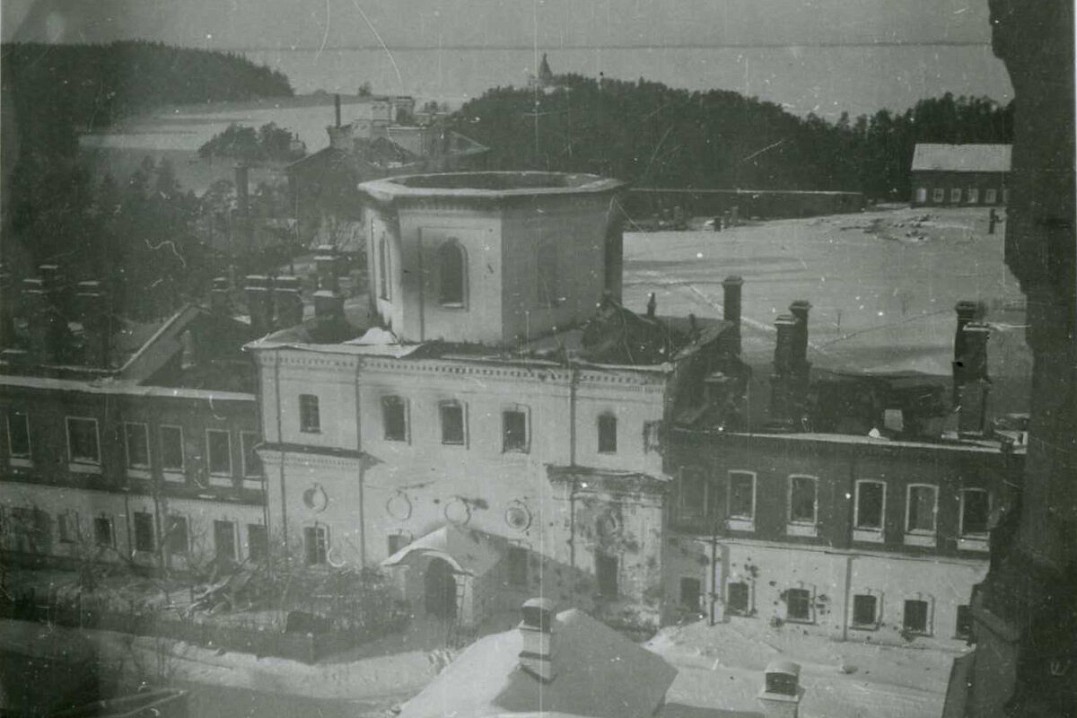 Северное крыло монастыря, сгоревшее во время Зимней войны