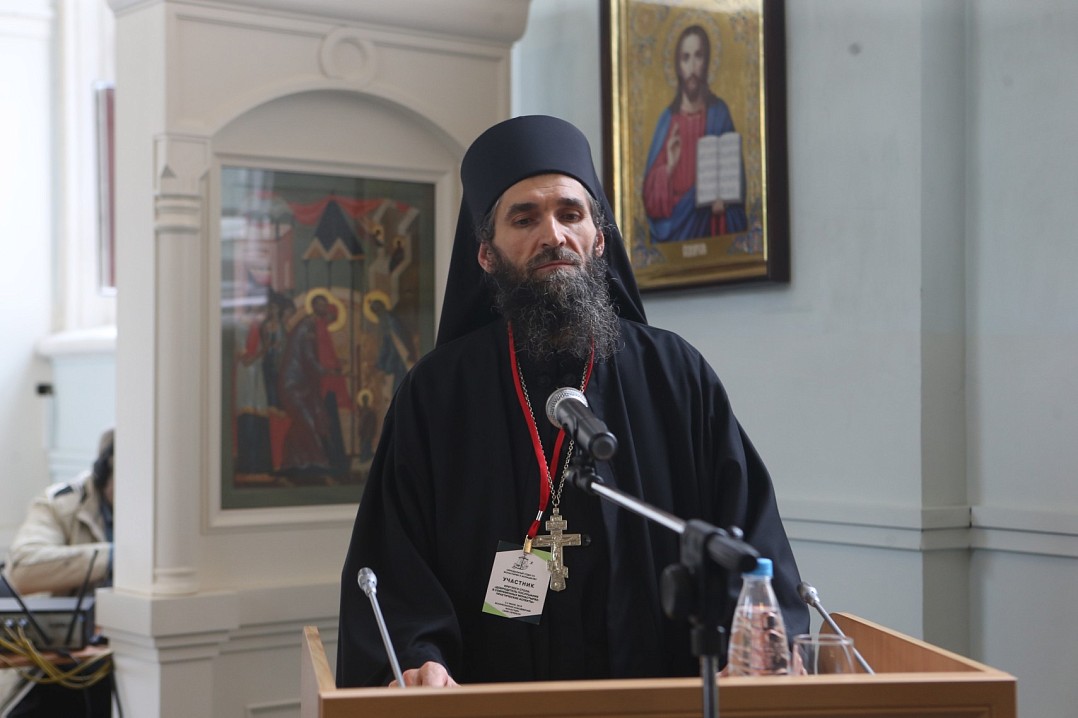 Отвержение всякого помысла о мире, послушание и непрестанная Иисусова молитва составляли главный подвиг иноков Валаамской обители.