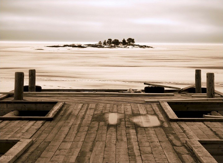 Причал, Святой остров