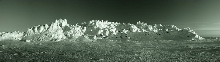 Лунные Горы (гигантский ледяной торос)