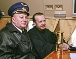 Благодатный огонь летит на Валаам. Фото Павла Козионова, 8 апреля 2007