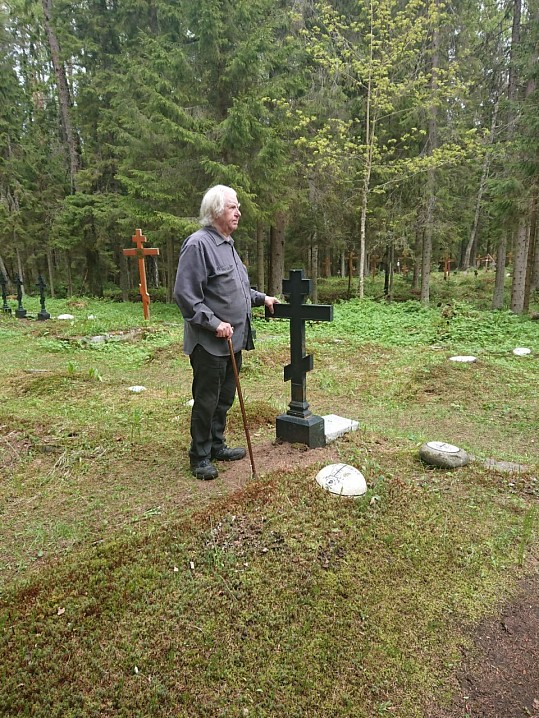 На Игуменском кладбище. Фото Алексея Достоевского