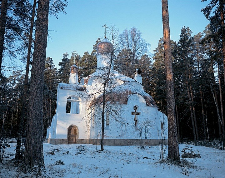 Церковь Смоленского скита. 2004 г.