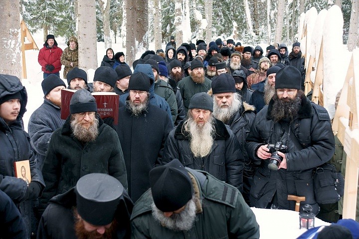 Прощание с братом (погребение)