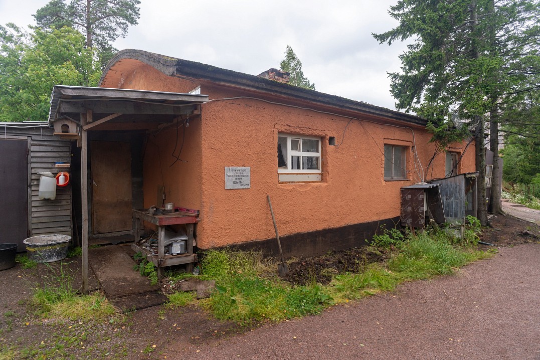 Финская казарма на острове Келисаари (Сухой, он же Оборонный). Валаамский архипелаг, июль 2020 г.