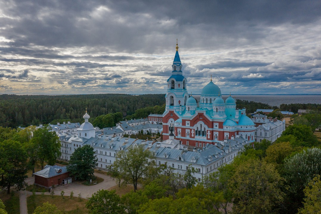 Центральная усадьба, Станислав Трофимов