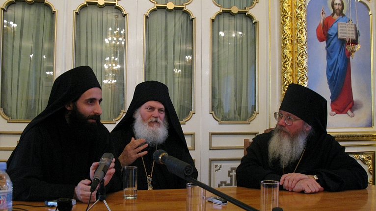 Беседа с игуменом Ватопедского монастыря архимандритом Ефремом