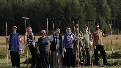 Волонтёры службы эконома