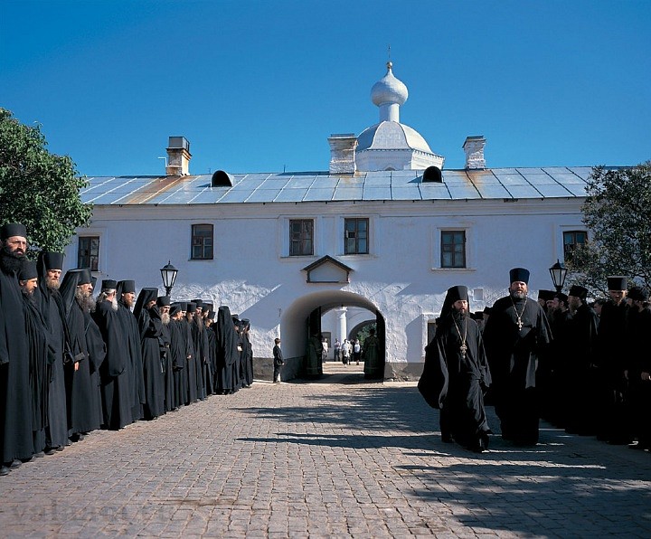 В ожидании Патриарха. 2002 г.