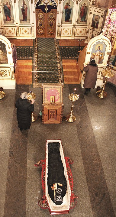 В церкви подворья Иоанновского монастыря, пос. Вартемяги