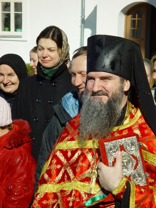 ”Церковные знаки отличия, ордена и медали, - это лишь материальная форма поощрения трудов, совершаемых во Славу Божию. Мы трудимся ради спасения души и главная наша награда - услышать слова Господа: «Придите, благословенные Отца Моего, унаследуйте Царстви