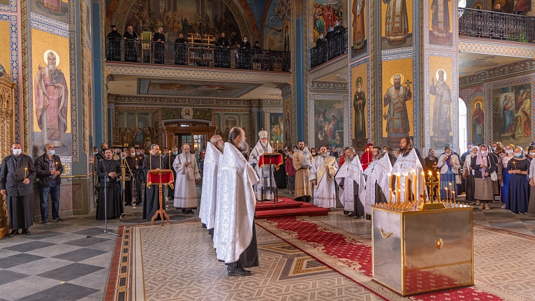 Первая панихида по архимандриту Мефодию