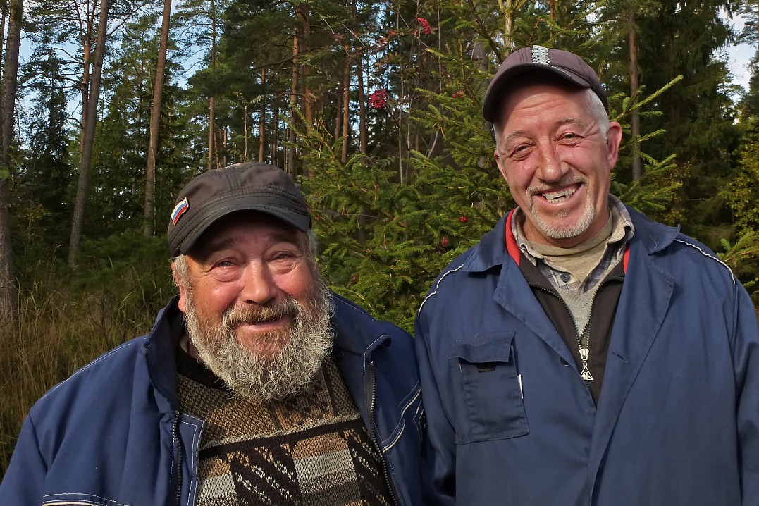 Агроном Николай Ильич и ветврач Пётр Семёнович, сентябрь 2014 года