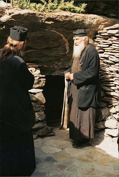 О. Венедикт у пещеры св. Григория Паламы.