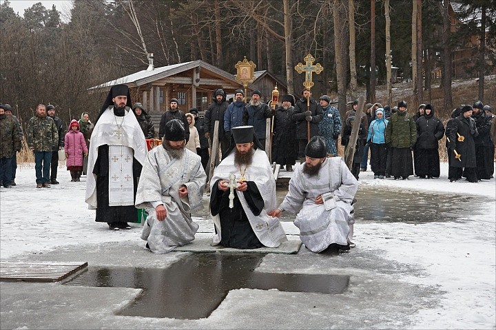 Крещение, освящение вод