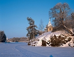 Покровская часовня на скалах Монастырской бухты. 2003 г.