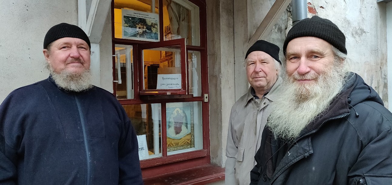 Утром за хлебом. Фото монаха Авраама, 2020 год